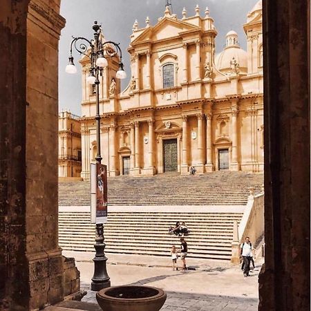 Отель La Casa Del Barocco Ното Экстерьер фото