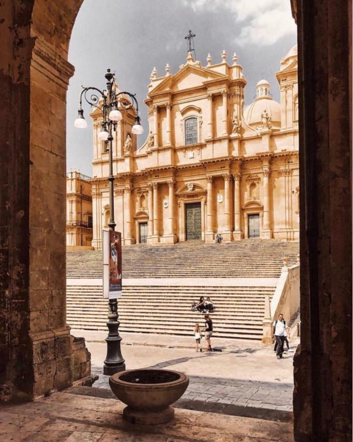 Отель La Casa Del Barocco Ното Экстерьер фото