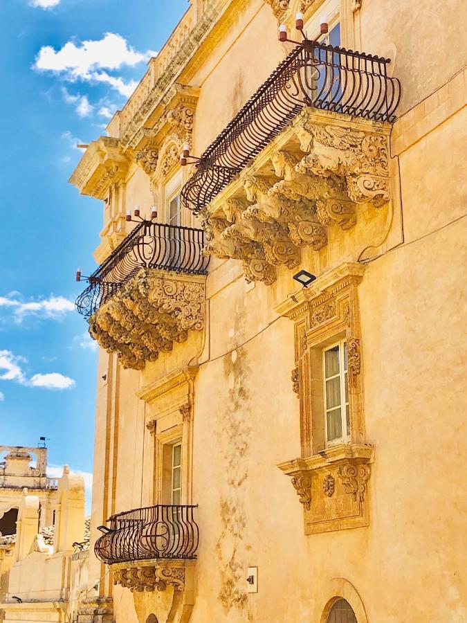 Отель La Casa Del Barocco Ното Экстерьер фото